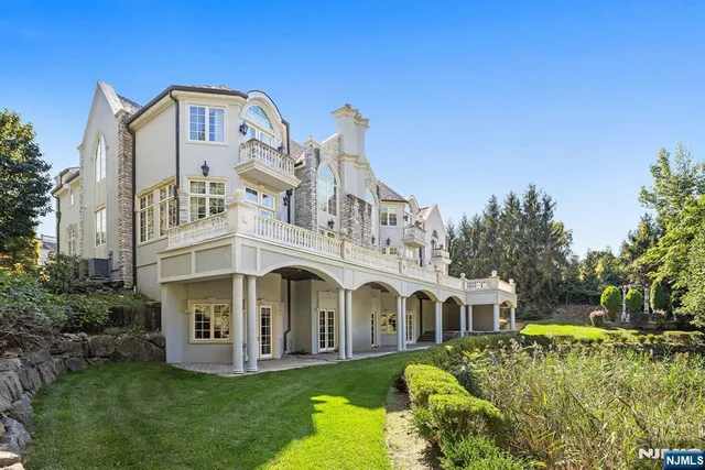 $4,998,000 | 117 Truman Drive, Cresskill, NJ 07626