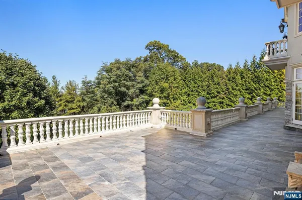 $4,799,000 | 117 Truman Drive, Cresskill, NJ 07626