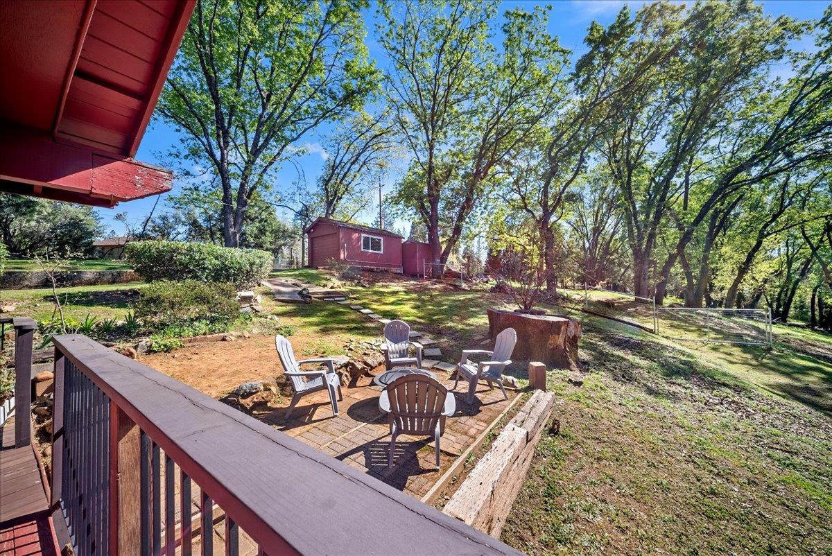 21465 Mason Road Colfax, CA 95713 - Photo 19 of 33 a view of a chairs and table in the patio