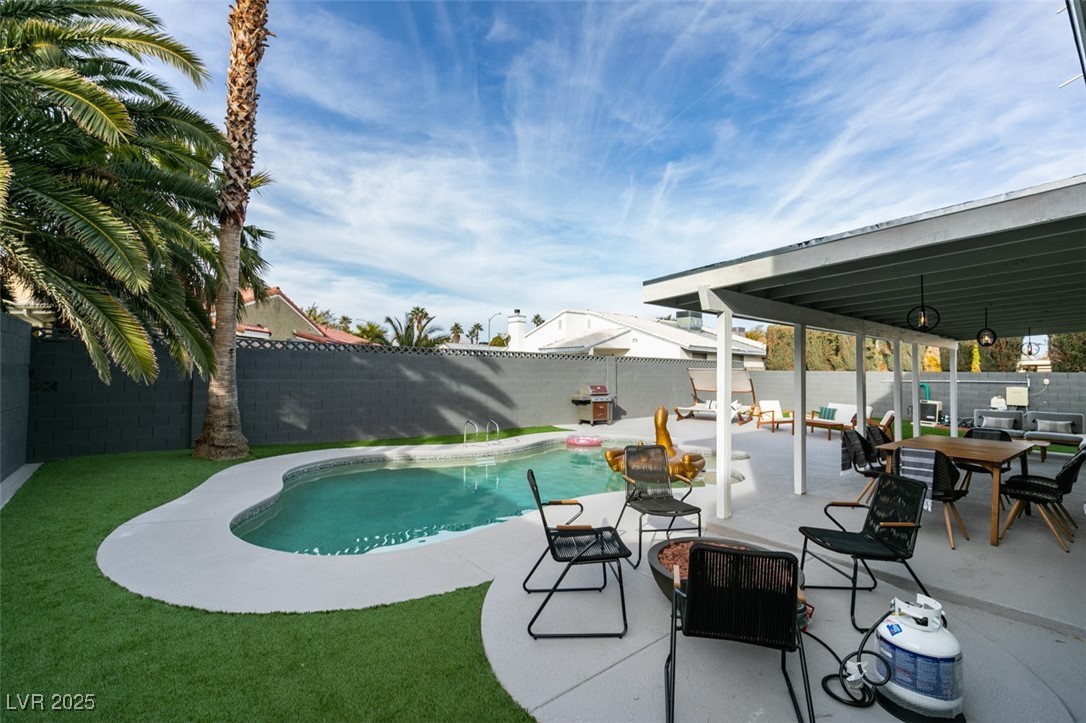 2000 Springview Drive Las Vegas, NV 89146 - Photo 22 of 29