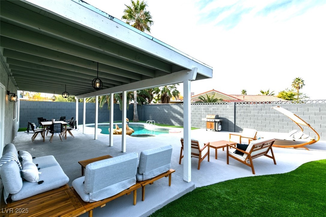 2000 Springview Drive Las Vegas, NV 89146 - Photo 26 of 29