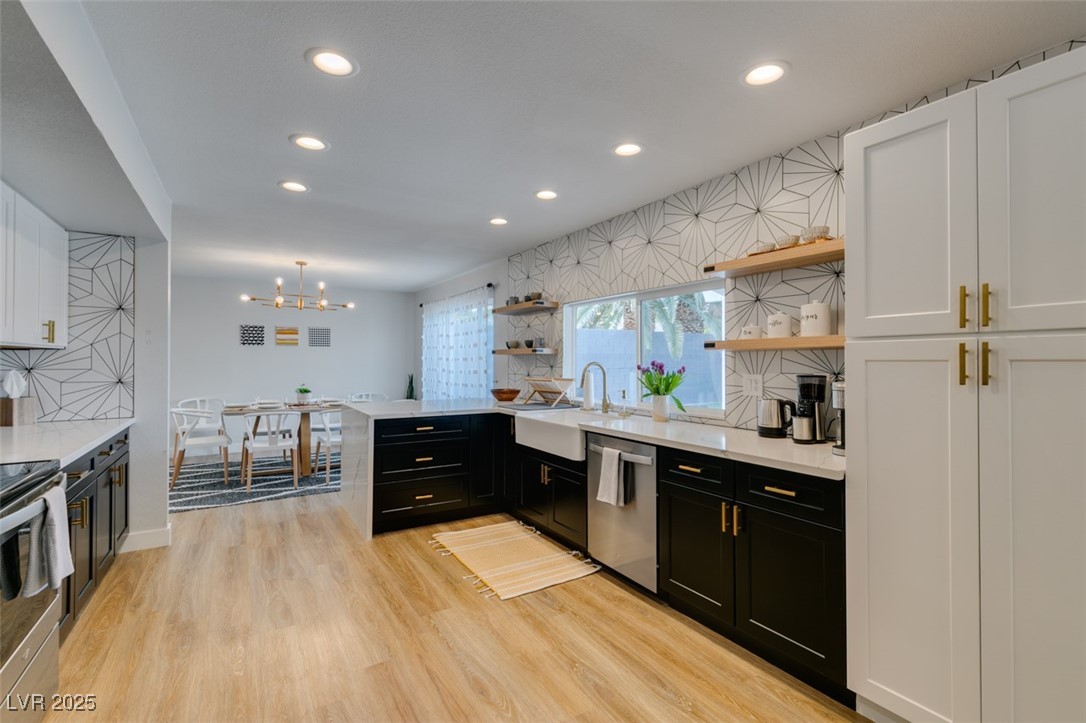 2000 Springview Drive Las Vegas, NV 89146 - Photo 5 of 29