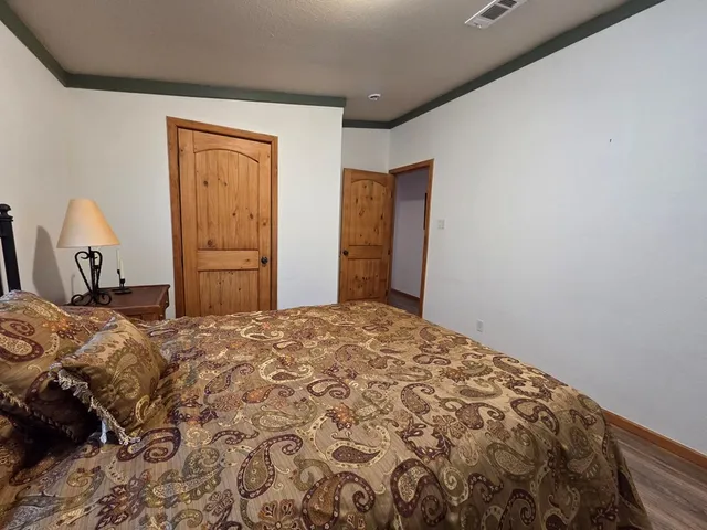 $2,400 | 708 C Town Creek Road, Kerrville, TX 78028