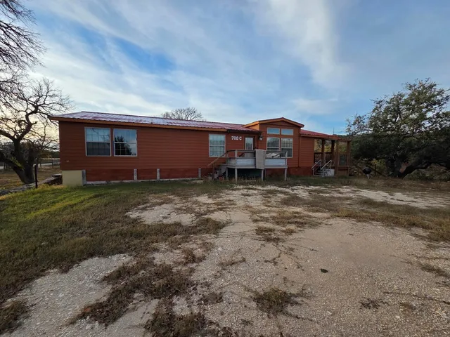 $2,400 | 708 C Town Creek Road, Kerrville, TX 78028