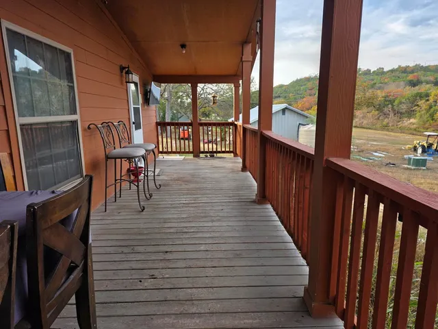 $2,400 | 708 C Town Creek Road, Kerrville, TX 78028