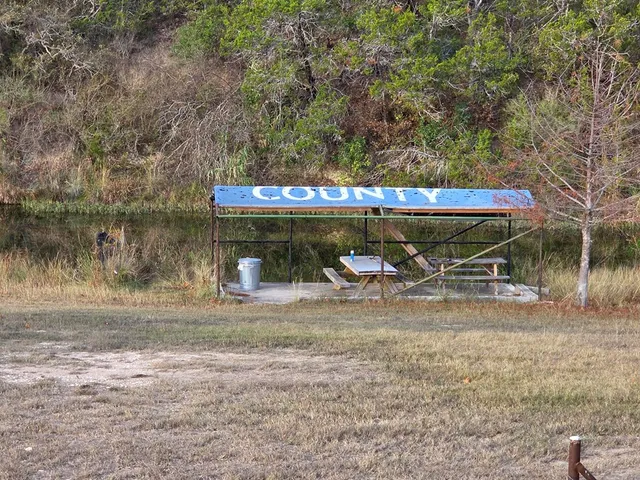 $2,400 | 708 C Town Creek Road, Kerrville, TX 78028