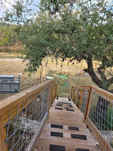 $2,400 | 708 C Town Creek Road, Kerrville, TX 78028