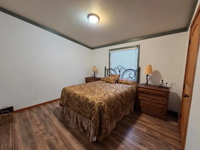 $2,400 | 708 C Town Creek Road, Kerrville, TX 78028