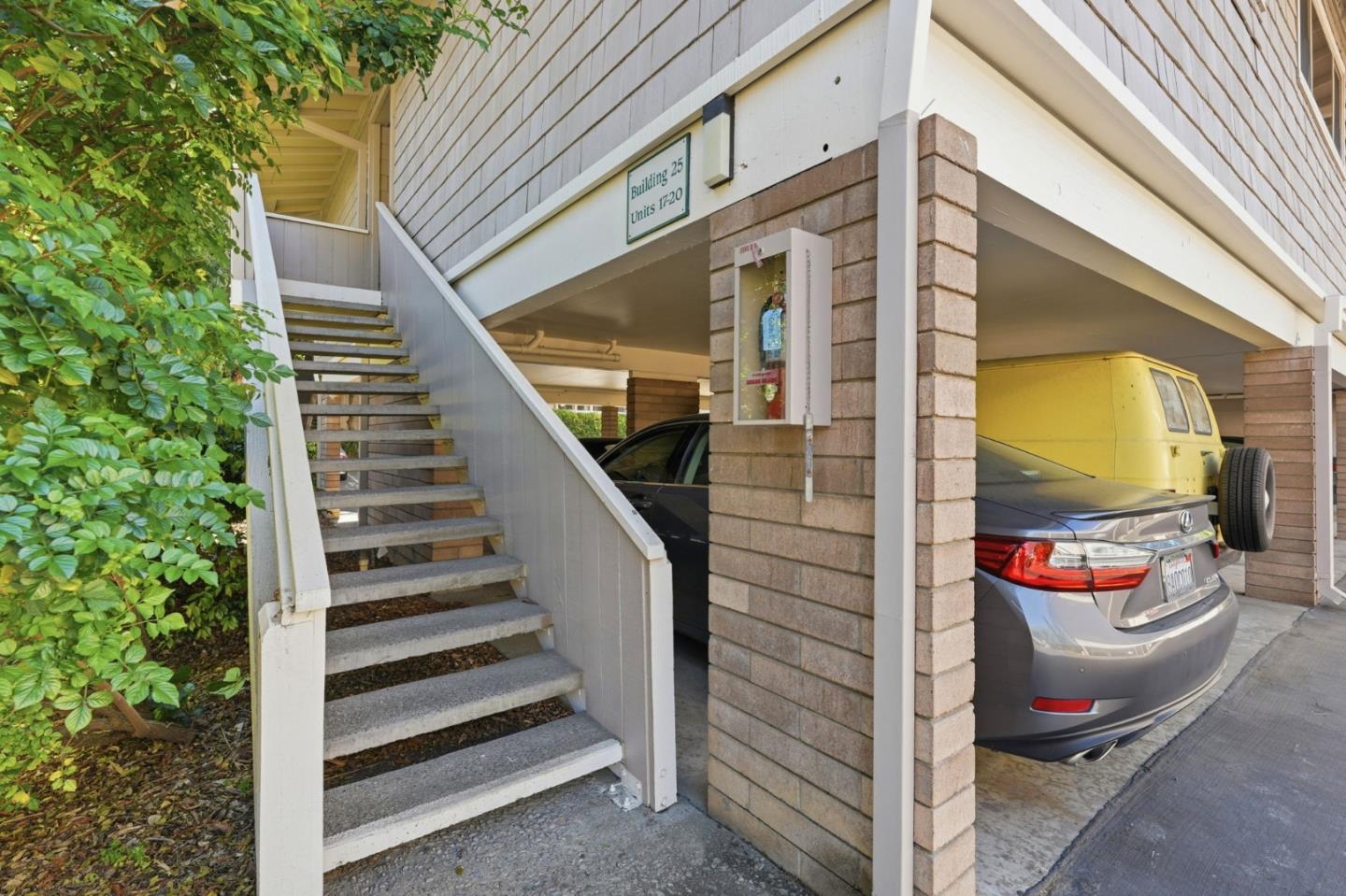 500 West Middlefield Road, Unit 20 Mountain View, CA 94043 - Photo 22 of 34