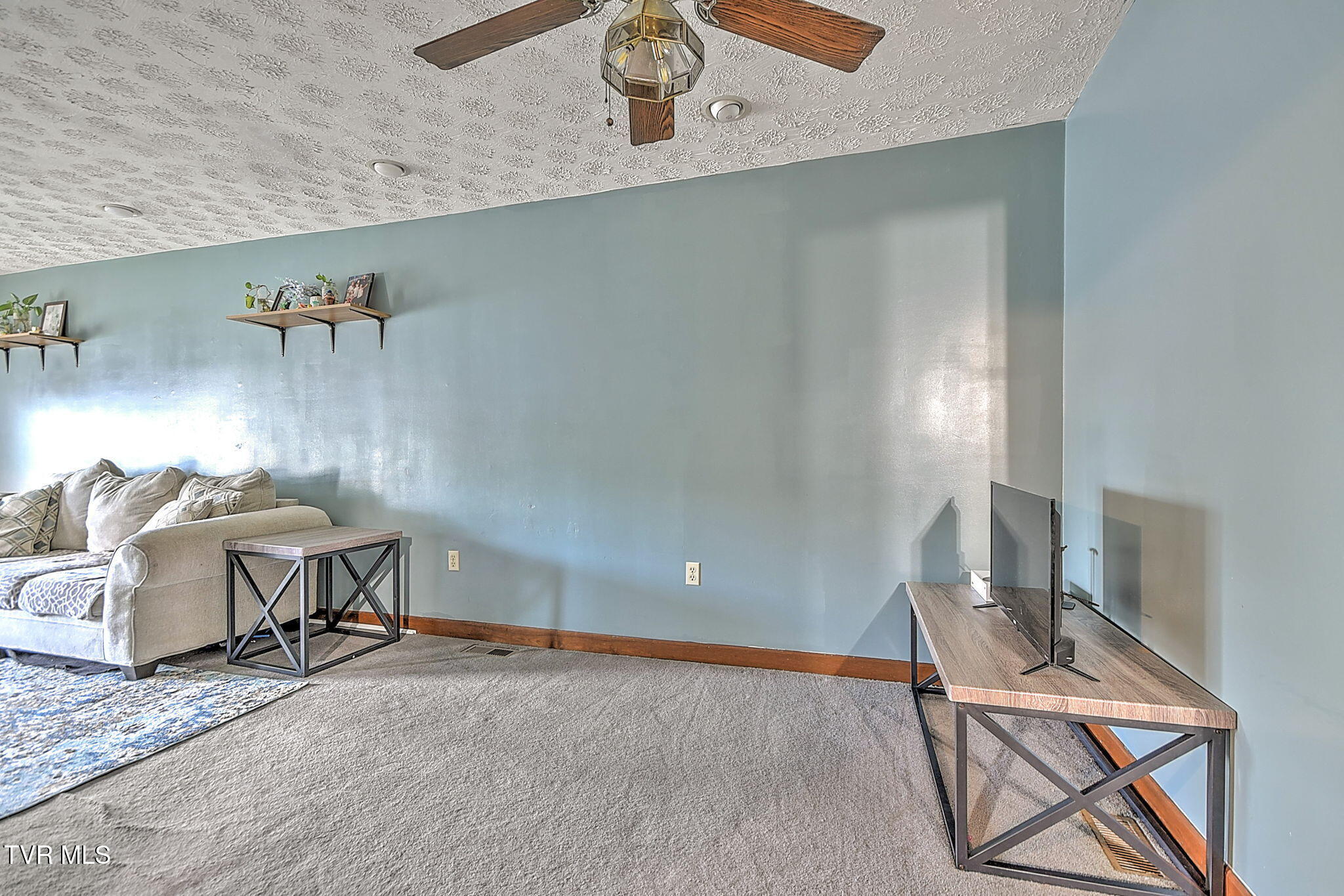 2424 Overlook Road Kingsport, TN 37664 - Photo 14 of 33 14-web-or-mls-2424 Overlook MC-15