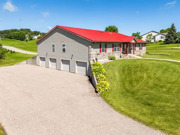 $449,900 | 517 Darcy Drive, Hillsboro, WI 54634