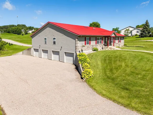 $449,900 | 517 Darcy Drive, Hillsboro, WI 54634