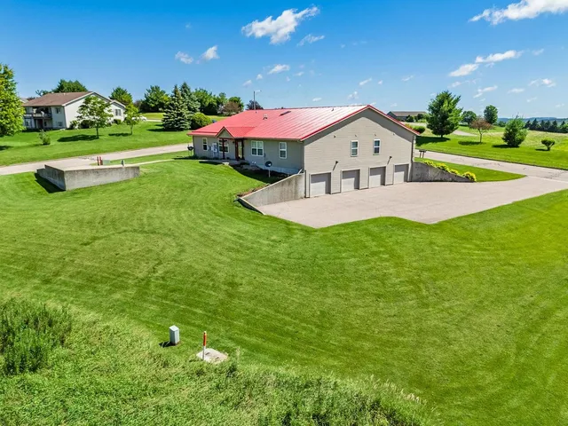 $449,900 | 517 Darcy Drive, Hillsboro, WI 54634