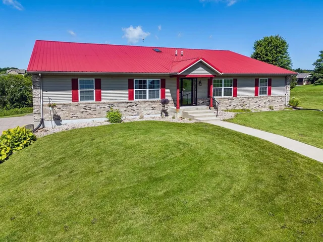 $449,900 | 517 Darcy Drive, Hillsboro, WI 54634