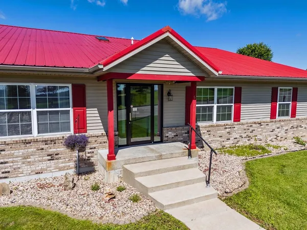 $449,900 | 517 Darcy Drive, Hillsboro, WI 54634