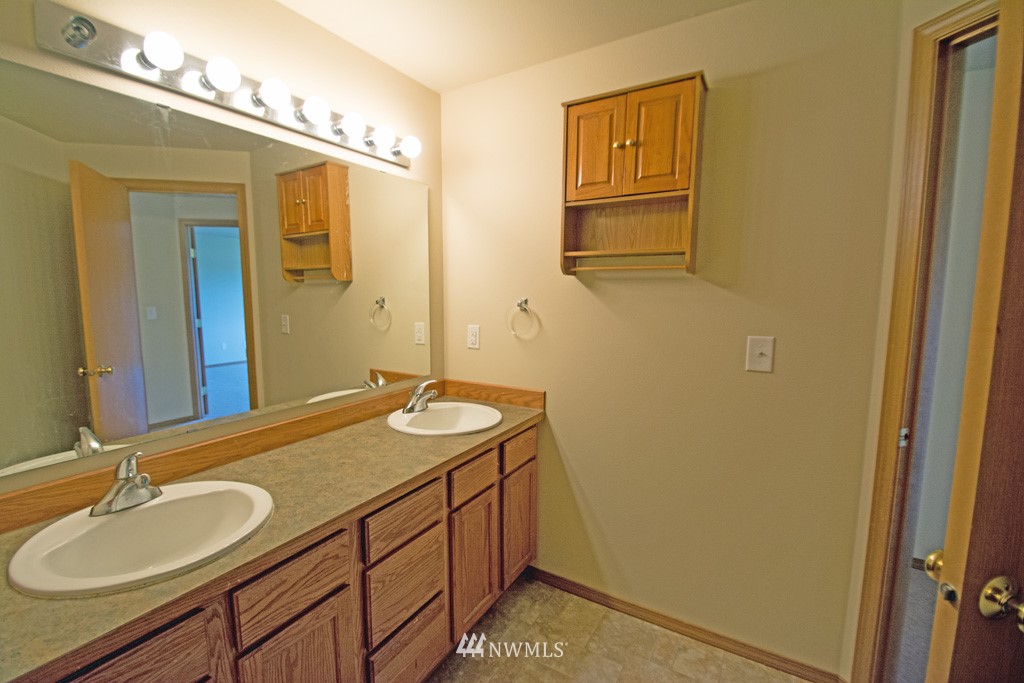 9216 176th Avenue Southwest Rochester, WA 98579 - Photo 6 of 11