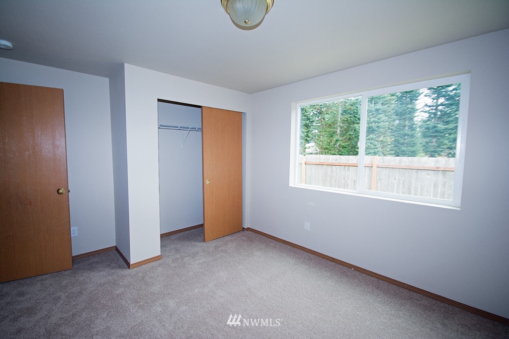 9216 176th Avenue Southwest Rochester, WA 98579 - Photo 7 of 11