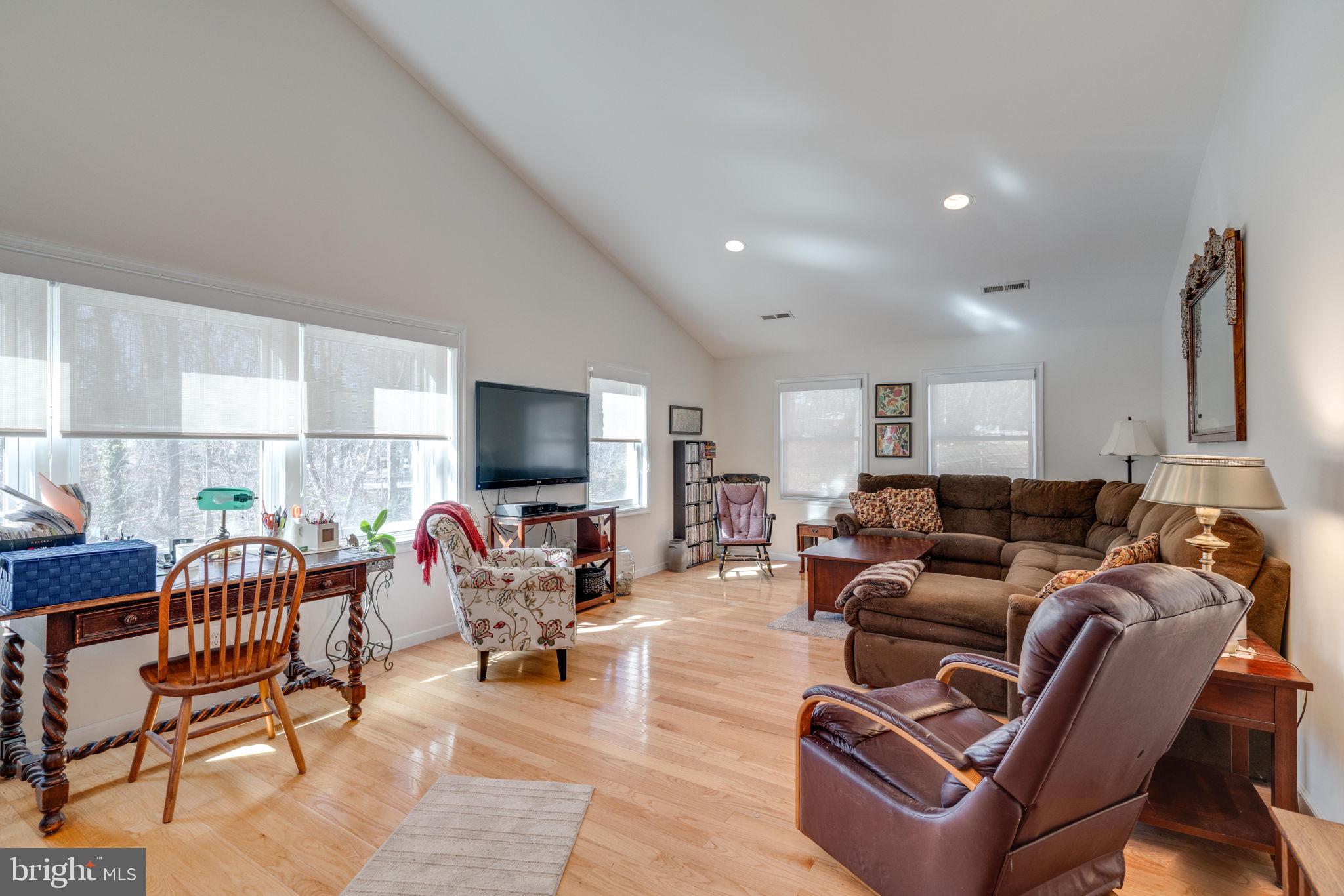 8114 Bainbridge Road Alexandria, VA 22308 - Photo 20 of 38 Gallery Image 20