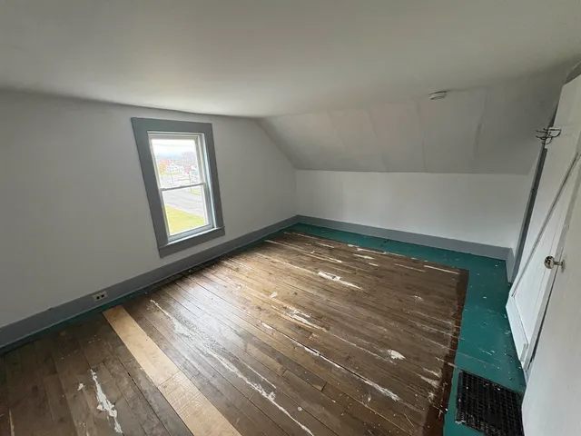 $179,000 | 15 Cole Avenue, Northfield, VT 05663