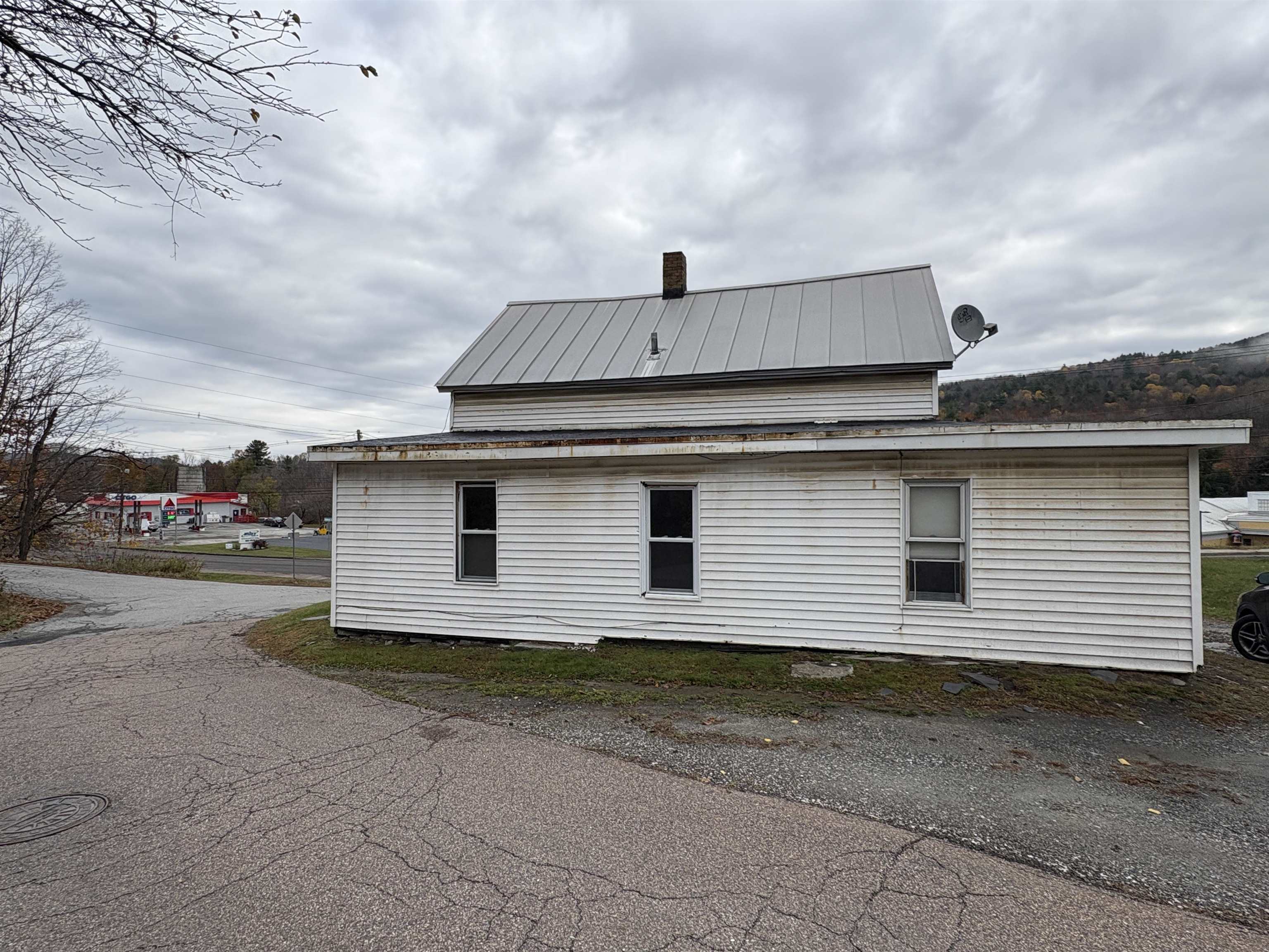15 Cole Avenue Northfield, VT 05663 - Photo 3 of 20