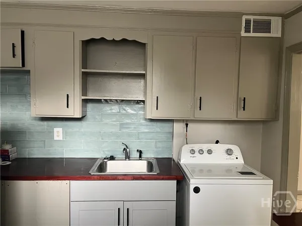 $1,500 | 1204-unit A West 1204-unit A W Victory Drive, Savannah, GA 31405