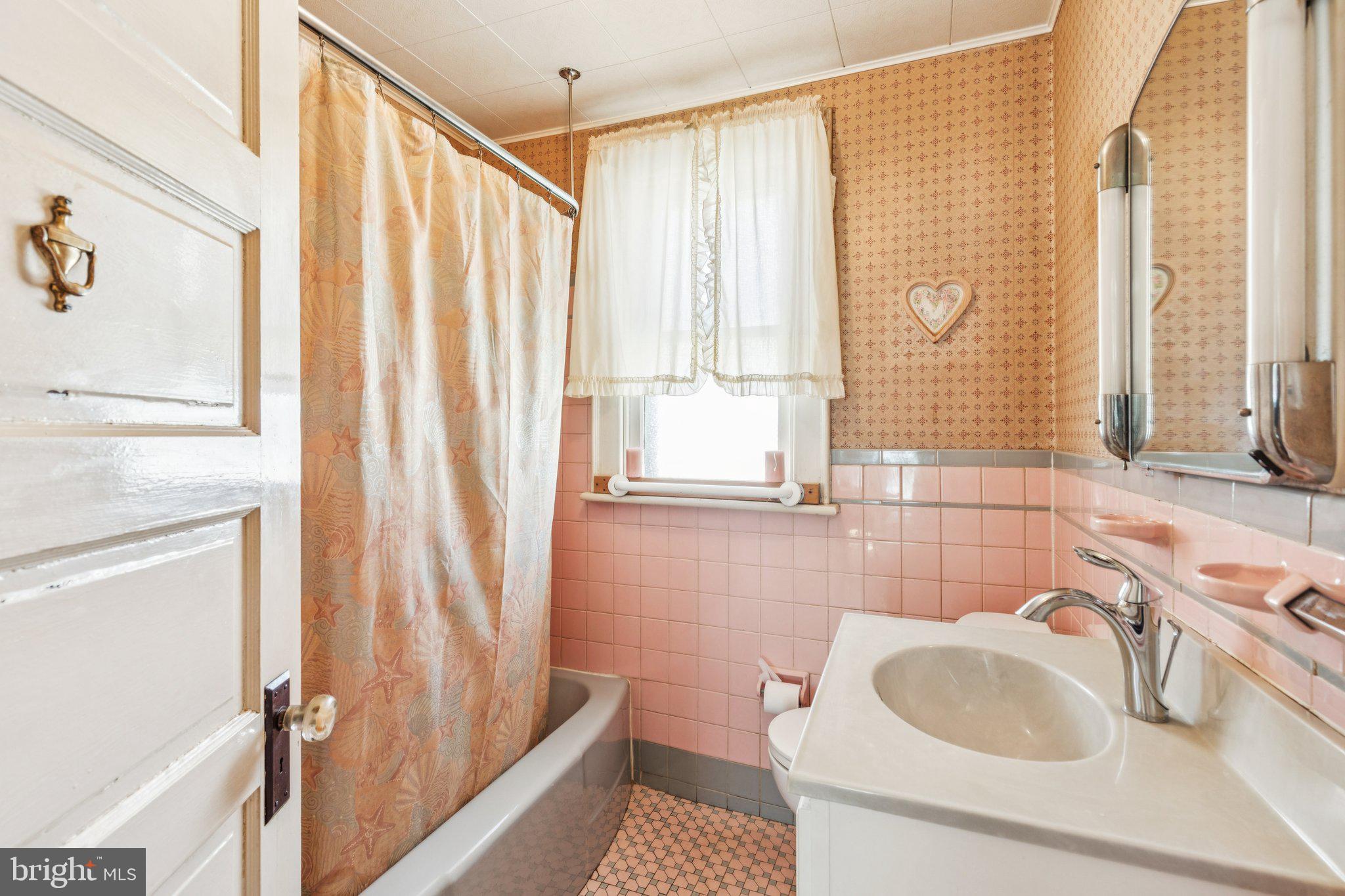 375 Church Road Jenkintown, PA 19046 - Photo 48 of 69 a bathroom with a sink and a tub