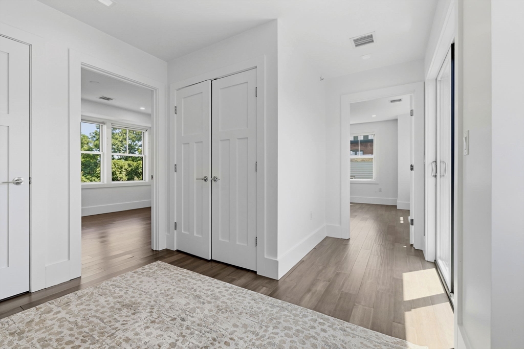 10 R Spring Garden Street, Unit 3 Boston, MA 02125 - Photo 16 of 37 Gallery Image 16