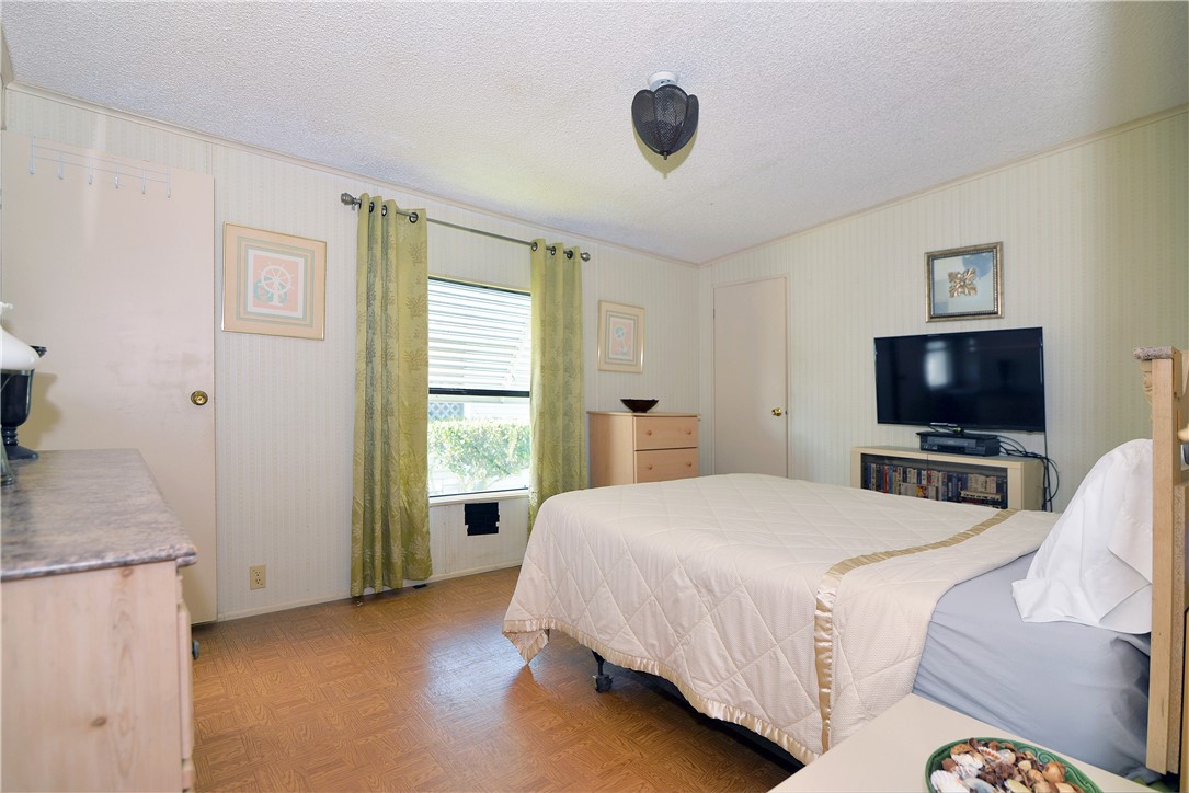 642 Periwinkle Circle Sebastian, FL 32976 - Photo 13 of 36