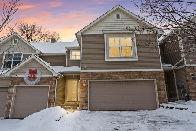 $339,000 | 551 Stonewood Lane, Burnsville, MN 55306
