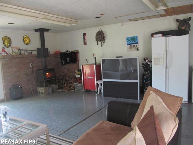 45258 Deneweth Road Macomb, MI 48042 - Photo 18 of 24 31318357-17.JPG