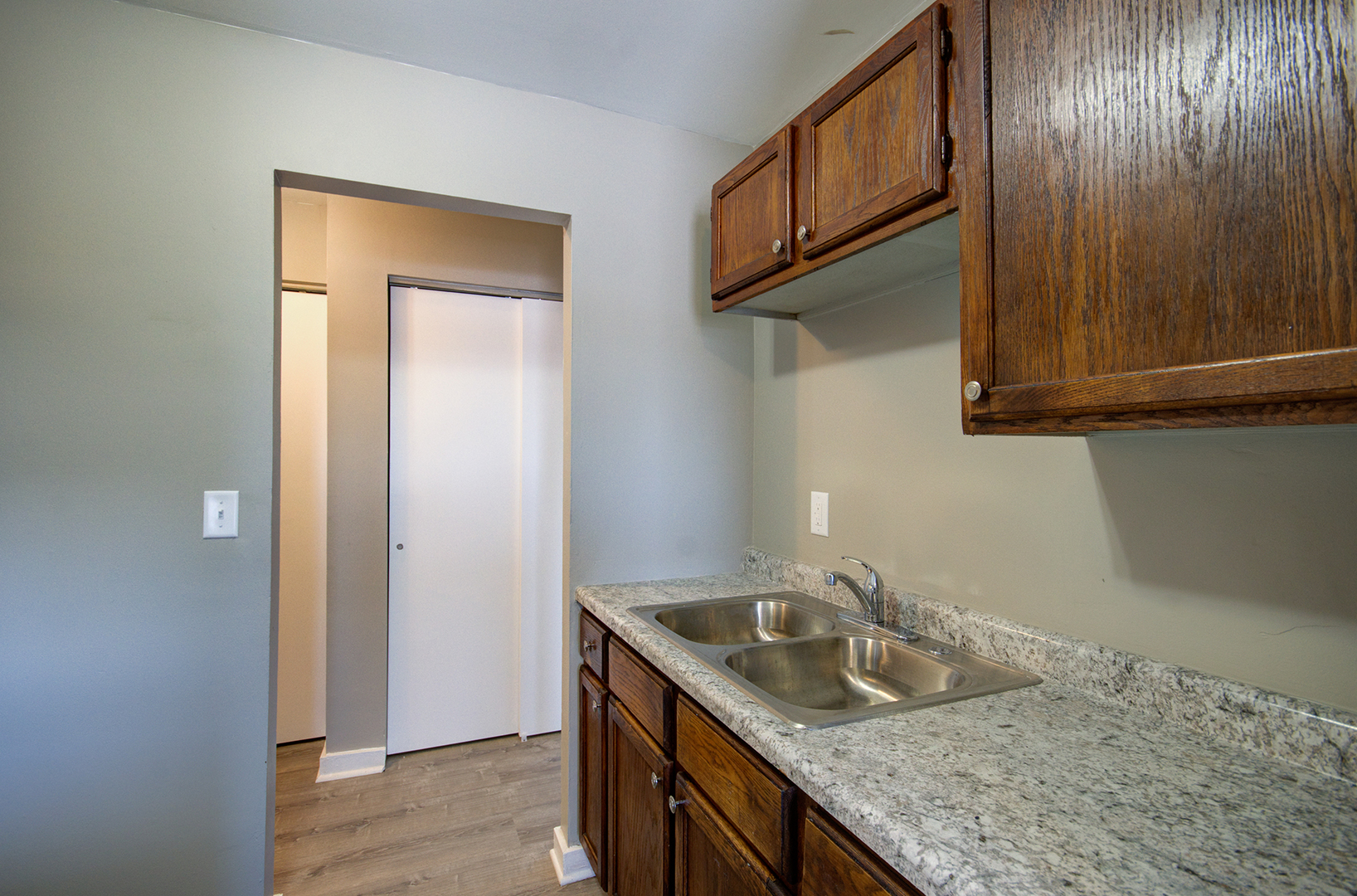 1603 Reckinger Road, Unit 302 Aurora, IL 60505 - Photo 4 of 19