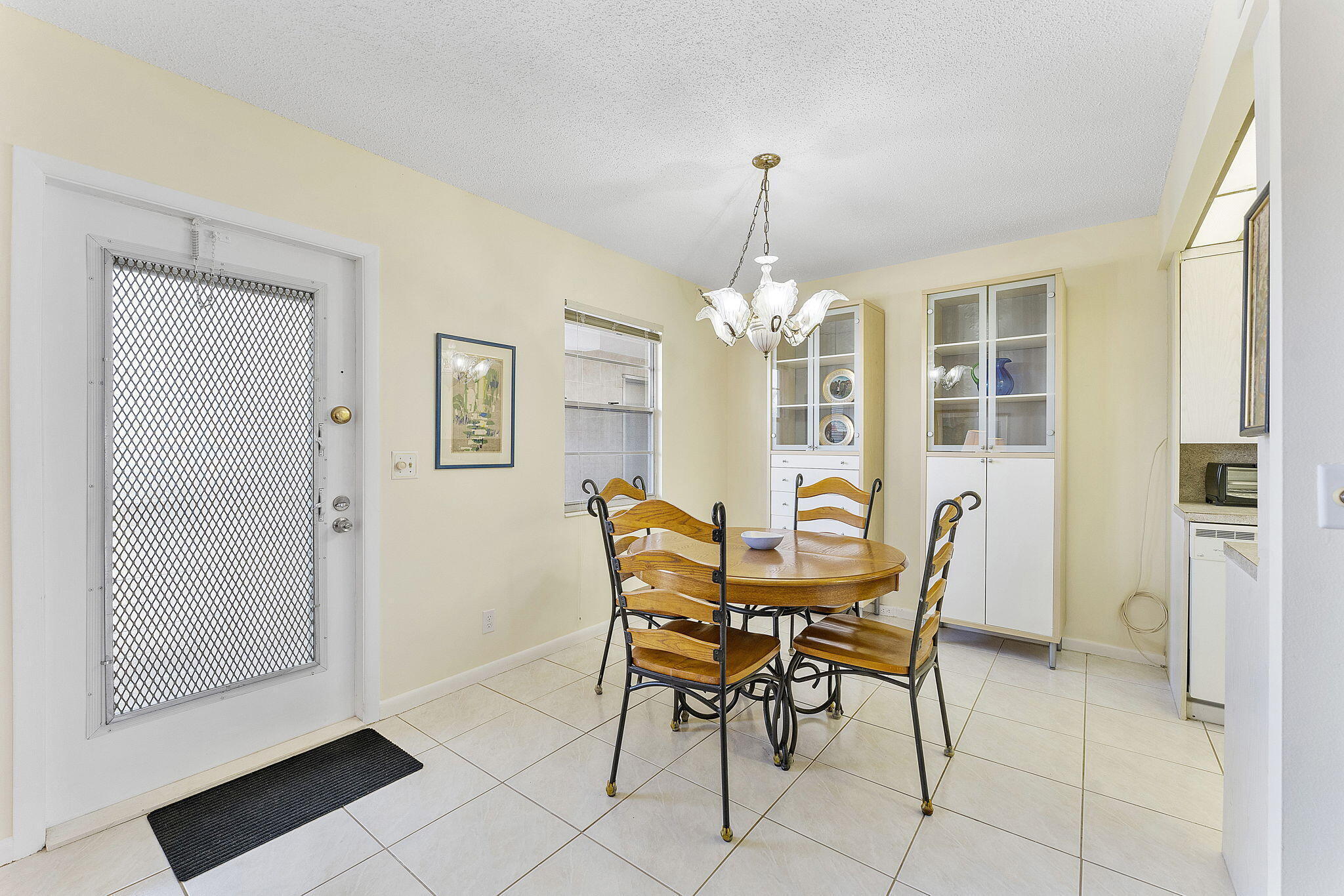 3027 Guildford East Boca Raton, FL 33434 - Photo 4 of 37 CV 23