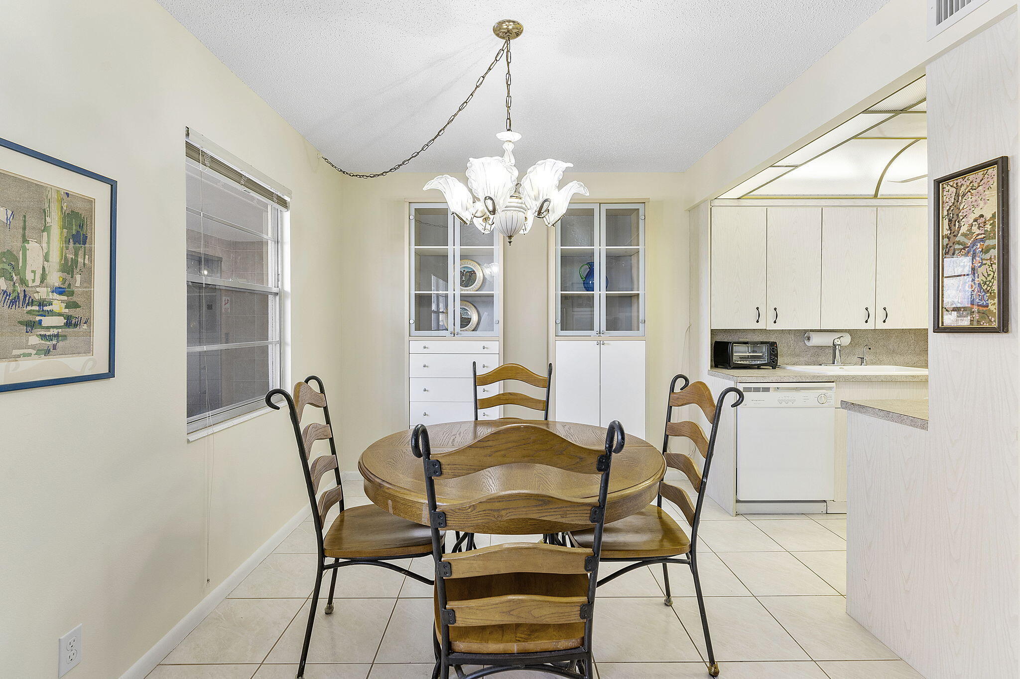 3027 Guildford East Boca Raton, FL 33434 - Photo 5 of 37 CV 8