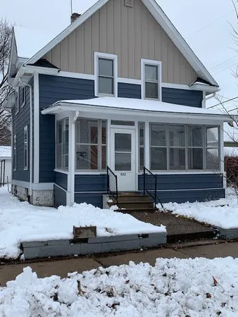 $2,100 | 522 View Street, St. Paul, MN 55102