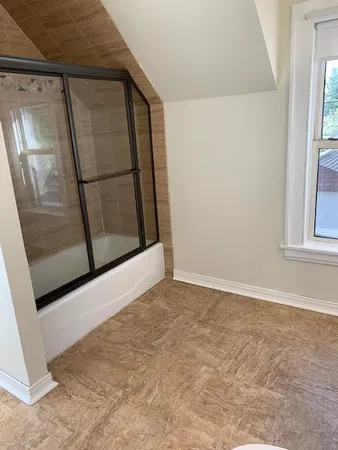 $2,100 | 522 View Street, St. Paul, MN 55102