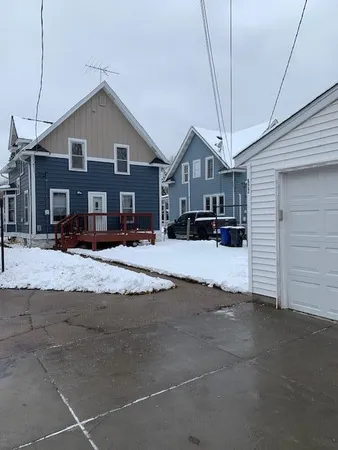 $2,100 | 522 View Street, St. Paul, MN 55102