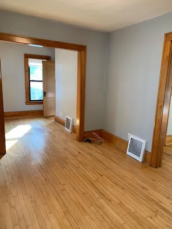 $2,100 | 522 View Street, St. Paul, MN 55102