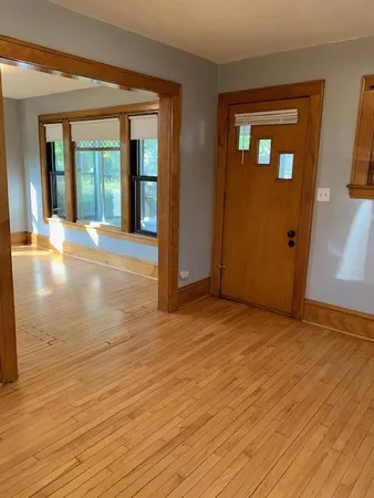 $2,100 | 522 View Street, St. Paul, MN 55102