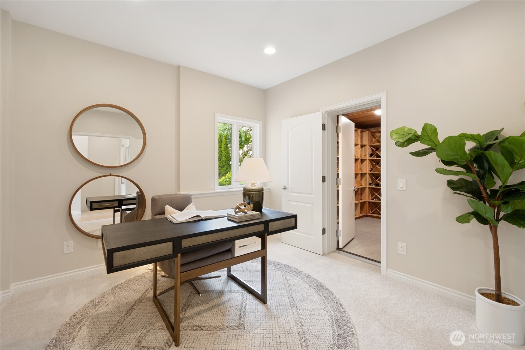 8144 West Mercer Way Mercer Island, WA 98040 - Photo 15 of 40
