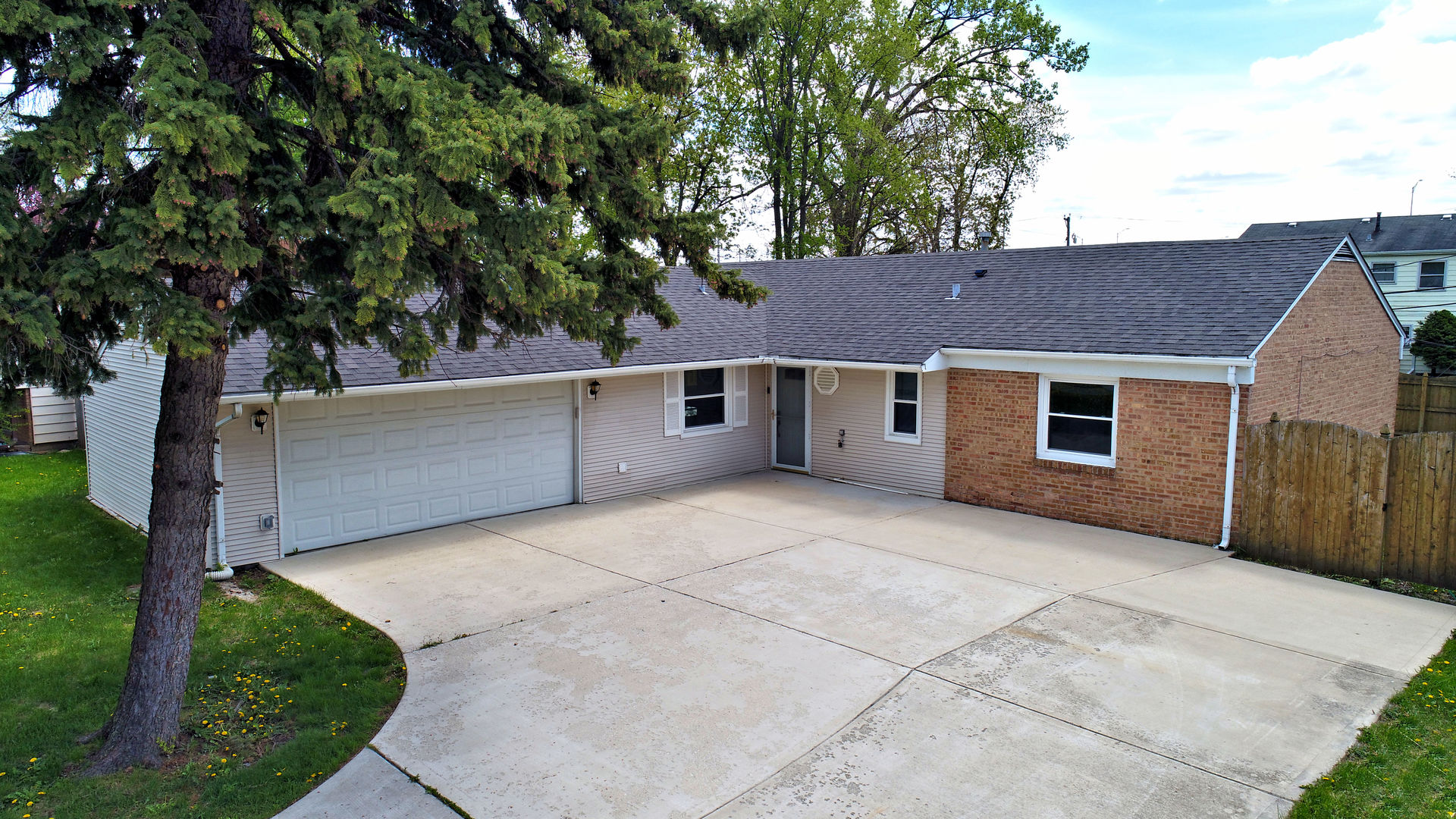 549 Redwood Road Bolingbrook, IL 60440 - Photo 1 of 27