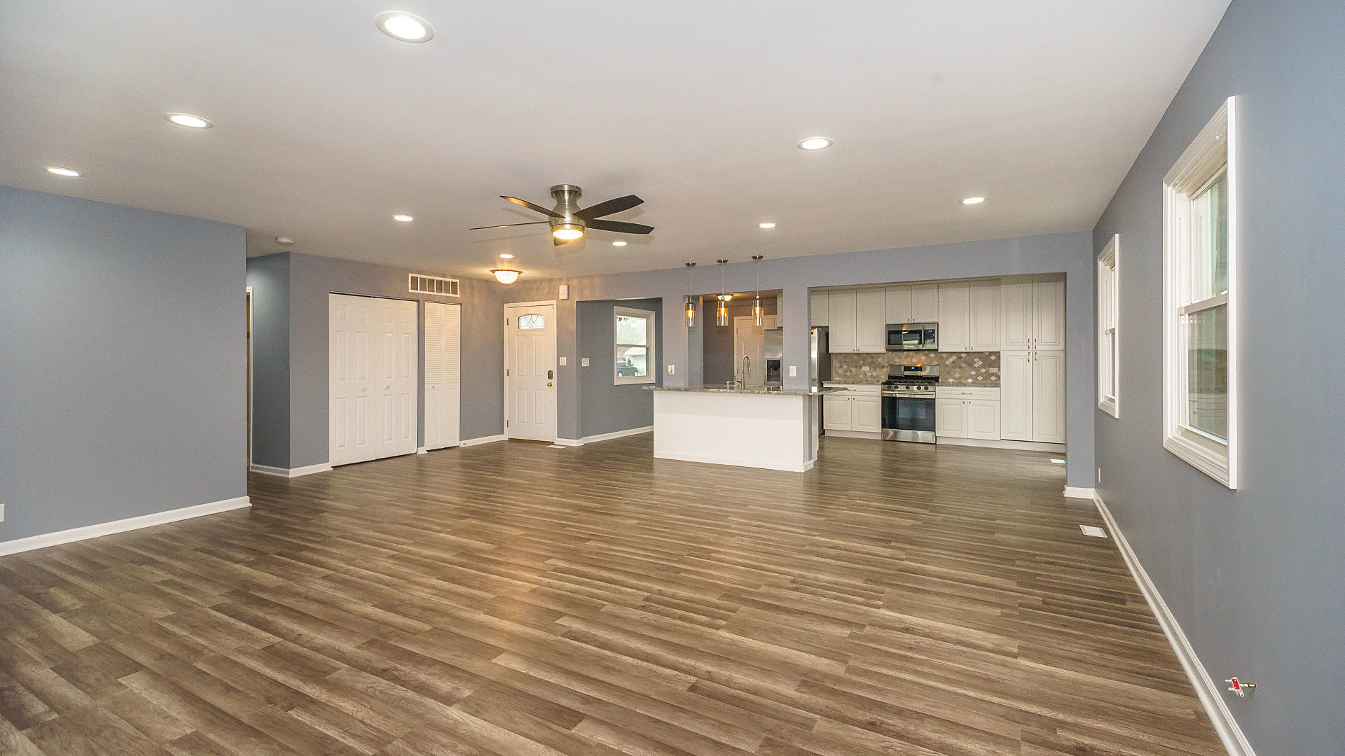 549 Redwood Road Bolingbrook, IL 60440 - Photo 7 of 27