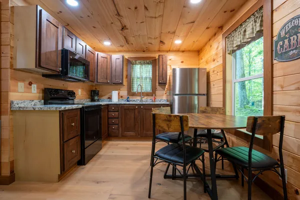 $399,900 | 1140 County Road 797, Valley Head, AL 35989