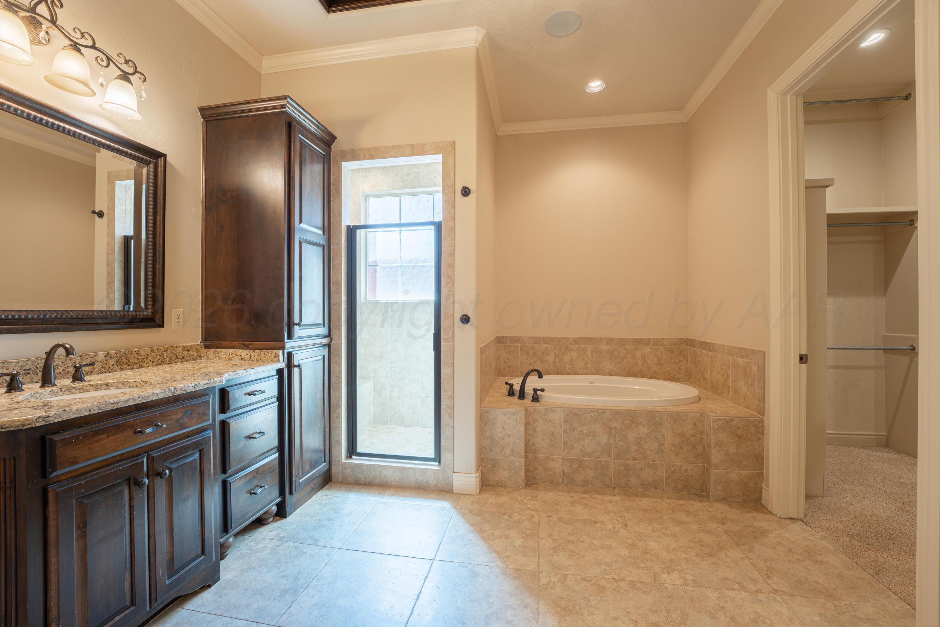 212 Banks Drive Amarillo, TX 79124 - Photo 18 of 37 18 PRIMARY BATH