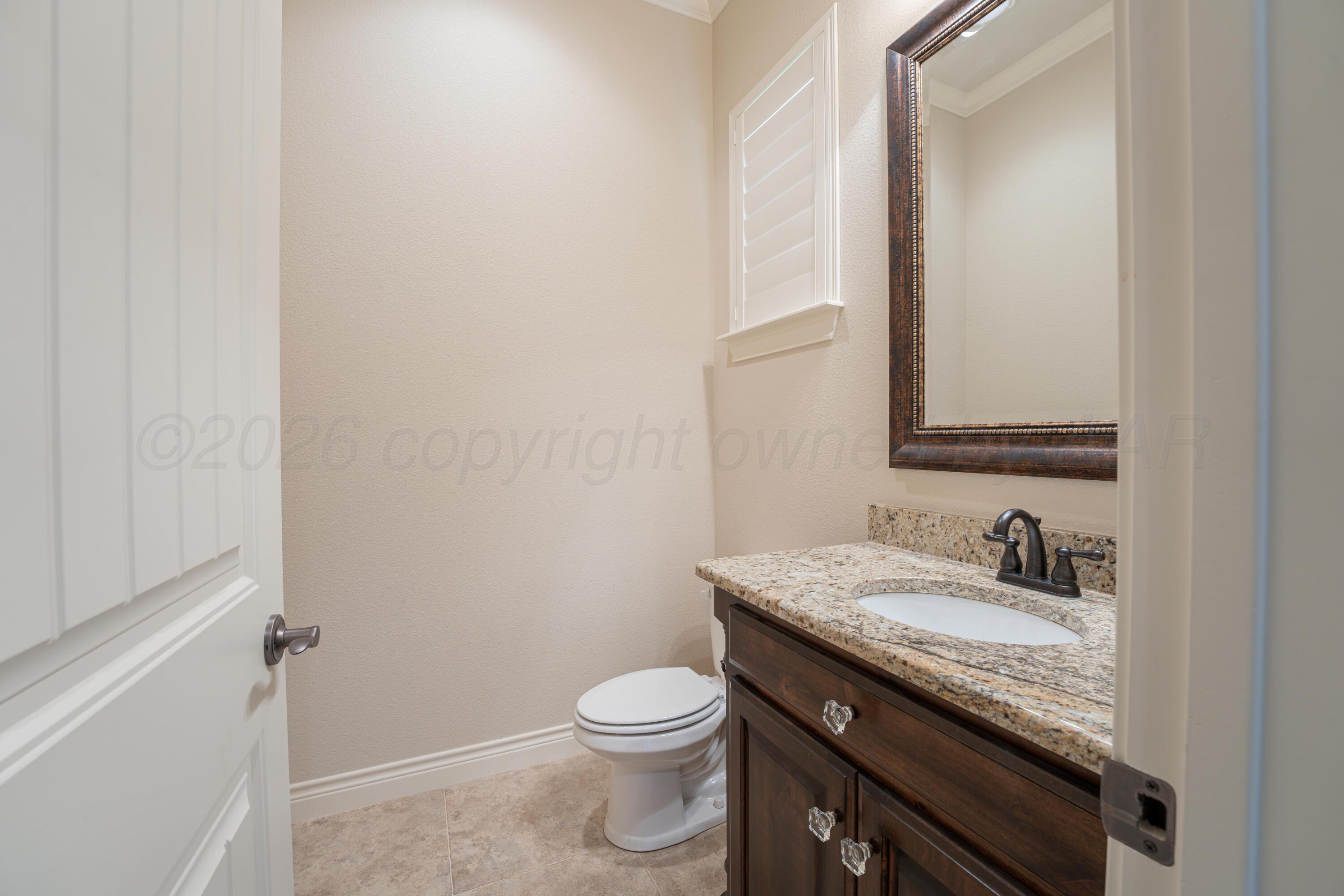 212 Banks Drive Amarillo, TX 79124 - Photo 23 of 37 23 HALL BATH