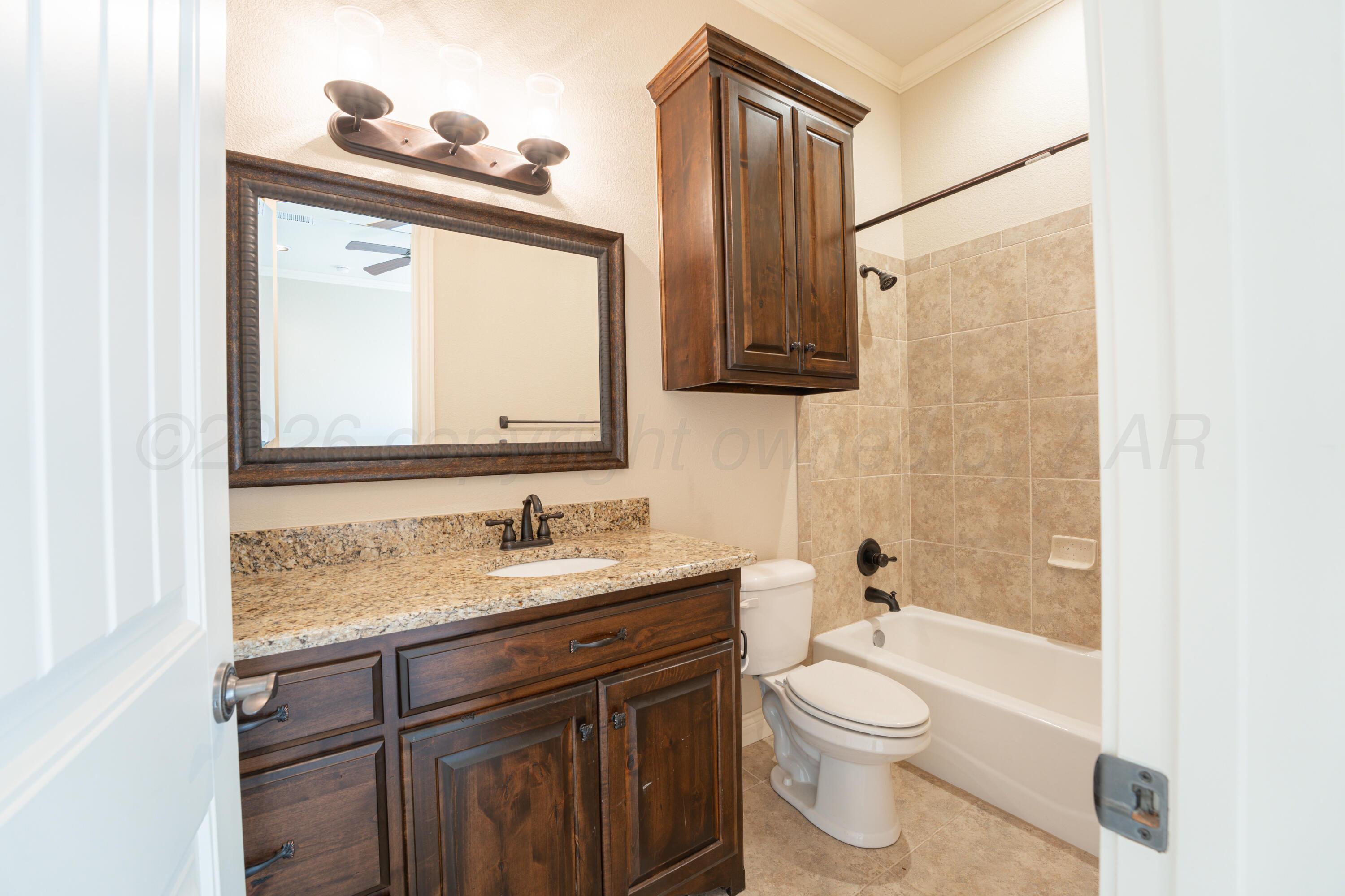 212 Banks Drive Amarillo, TX 79124 - Photo 27 of 37 27 BATHROOM