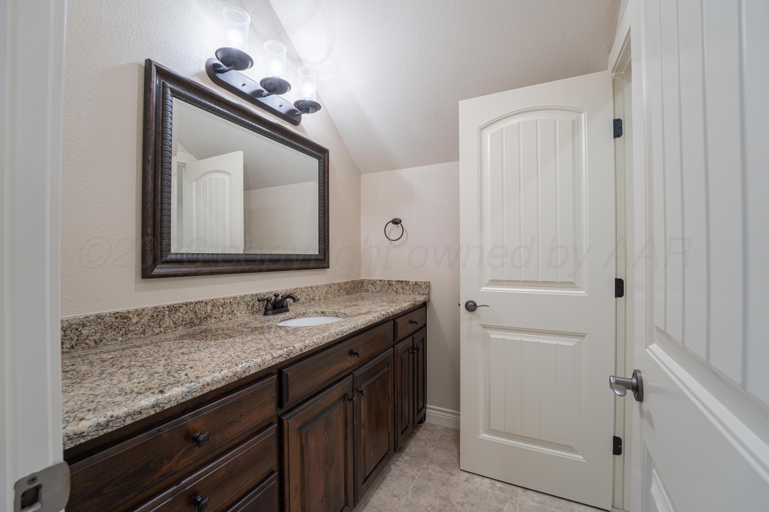 212 Banks Drive Amarillo, TX 79124 - Photo 30 of 37 30 UPSTAIRS BATH