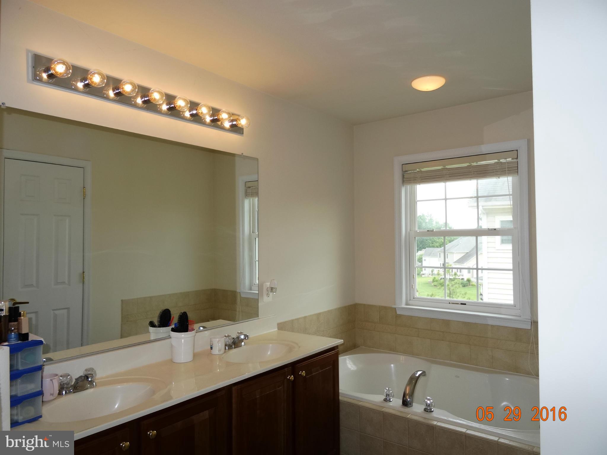 8087 High Castle Road Ellicott City, MD 21043 - Photo 7 of 28 Bath (Master)