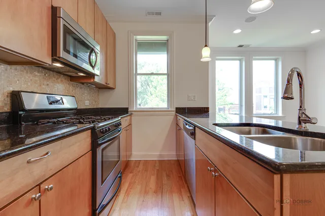 $500,000 | 1529 North Artesian Avenue, Unit 3N, Chicago, IL 60622