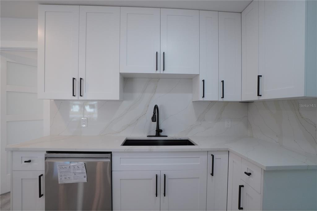 1461 Royal Road Venice, FL 34293 - Photo 14 of 68