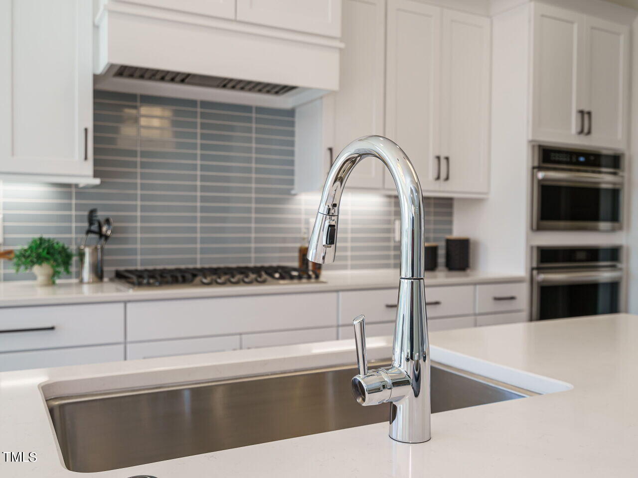 924 Lily Claire Lane Fuquay-Varina, NC 27526 - Photo 4 of 32 017-1280x960-kitchen
